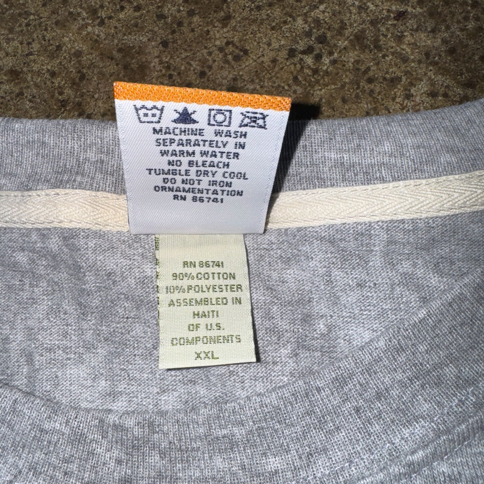 Vintage 00s Apple Gray Long Sleeve T-Shirt with Gradient Apple Logo Size XXL 5