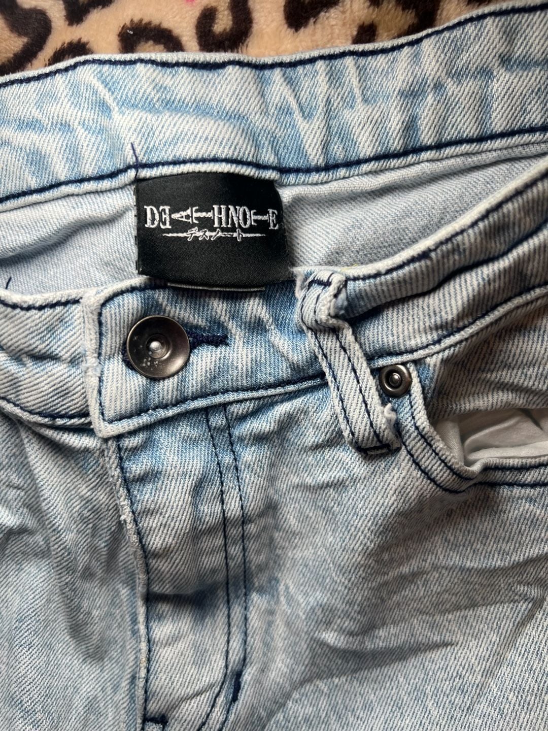 Hot Topic Death Note Custom Patch Wide Leg Light Wash Denim Jeans 10