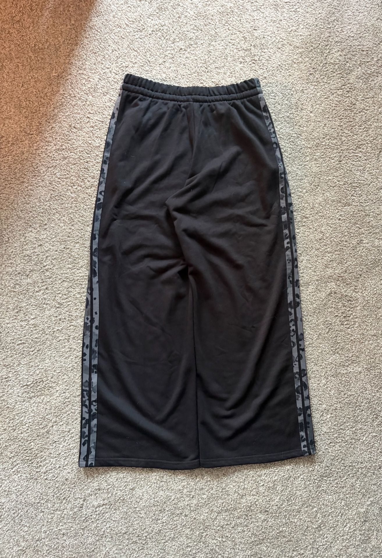 Adidas Baggy Animal Side Print Trackpants 32’’ 4