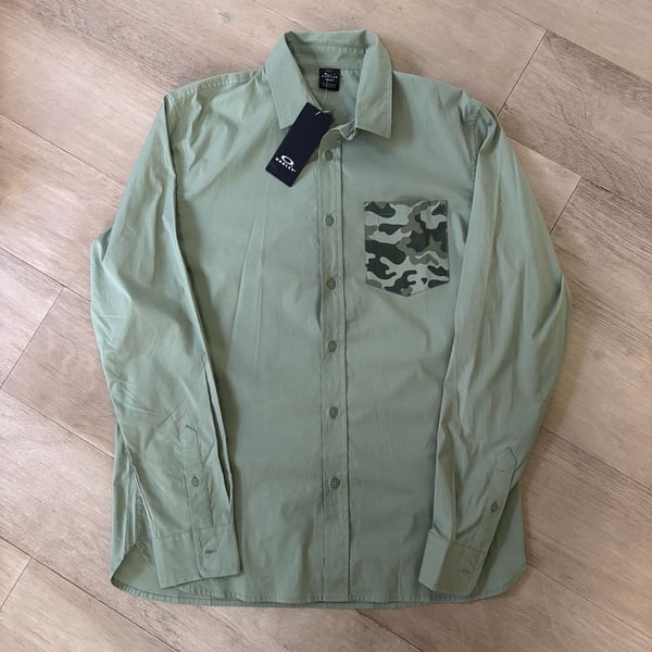 Oakley Camo Pocket Regular Fit Long Sleeve Button-Down Shirt Washed Army Green