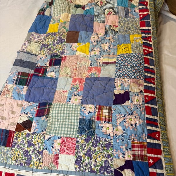Vintage Handmade Patchwork Quilt with American Flag Border and Floral Prints