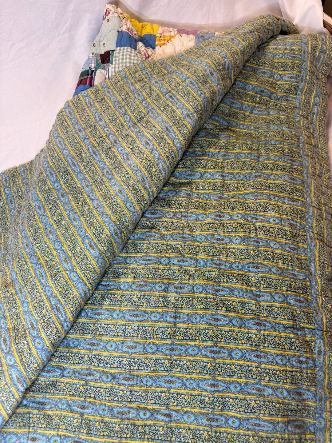 Vintage Handmade Patchwork Quilt with American Flag Border and Floral Prints 2