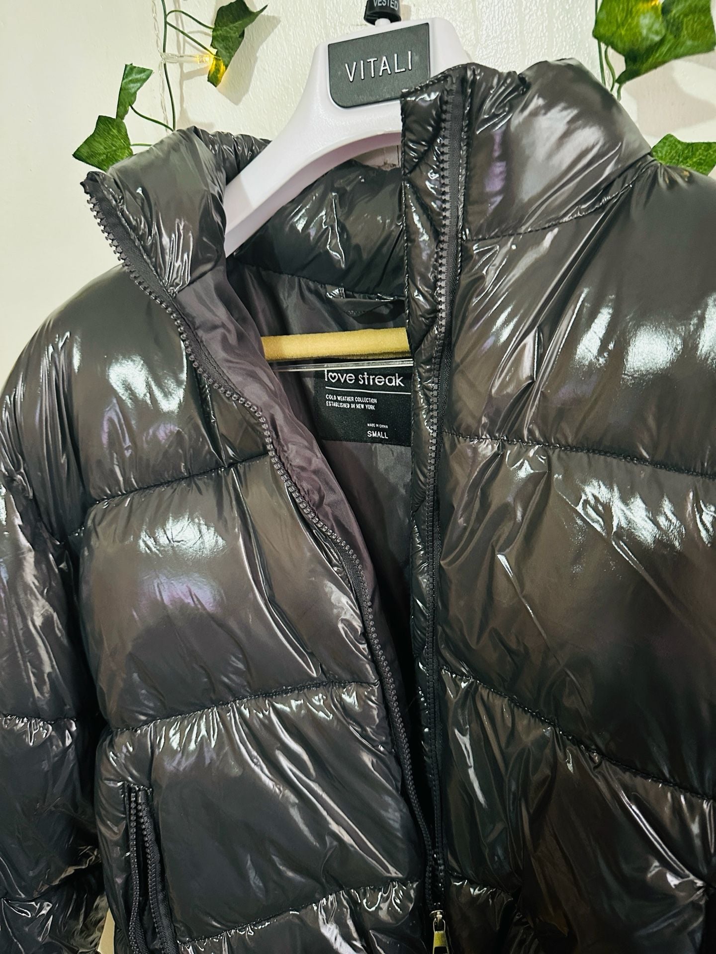 Love Streak Cold Weather Collection Black High Shine Cropped Puffer Jacket Size S 4