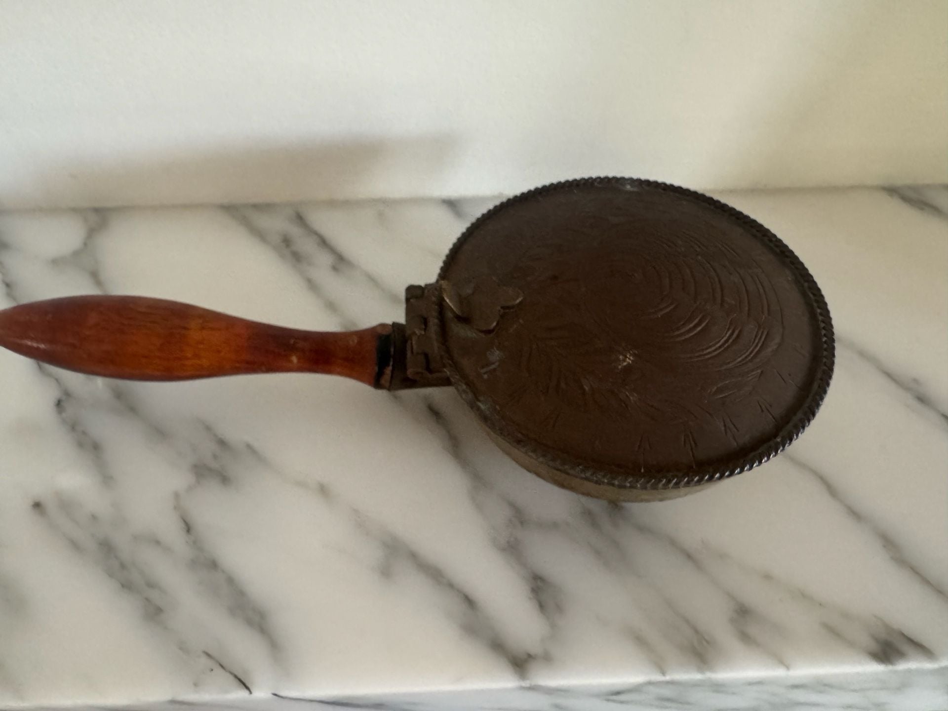 Vintage Brass Silent Butler Crumb Catcher with Wooden Handle and Etched Floral Design 3