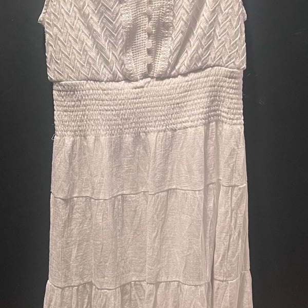 Kings Road White Tiered Midi Dress with Crochet V-Neck Size PXL