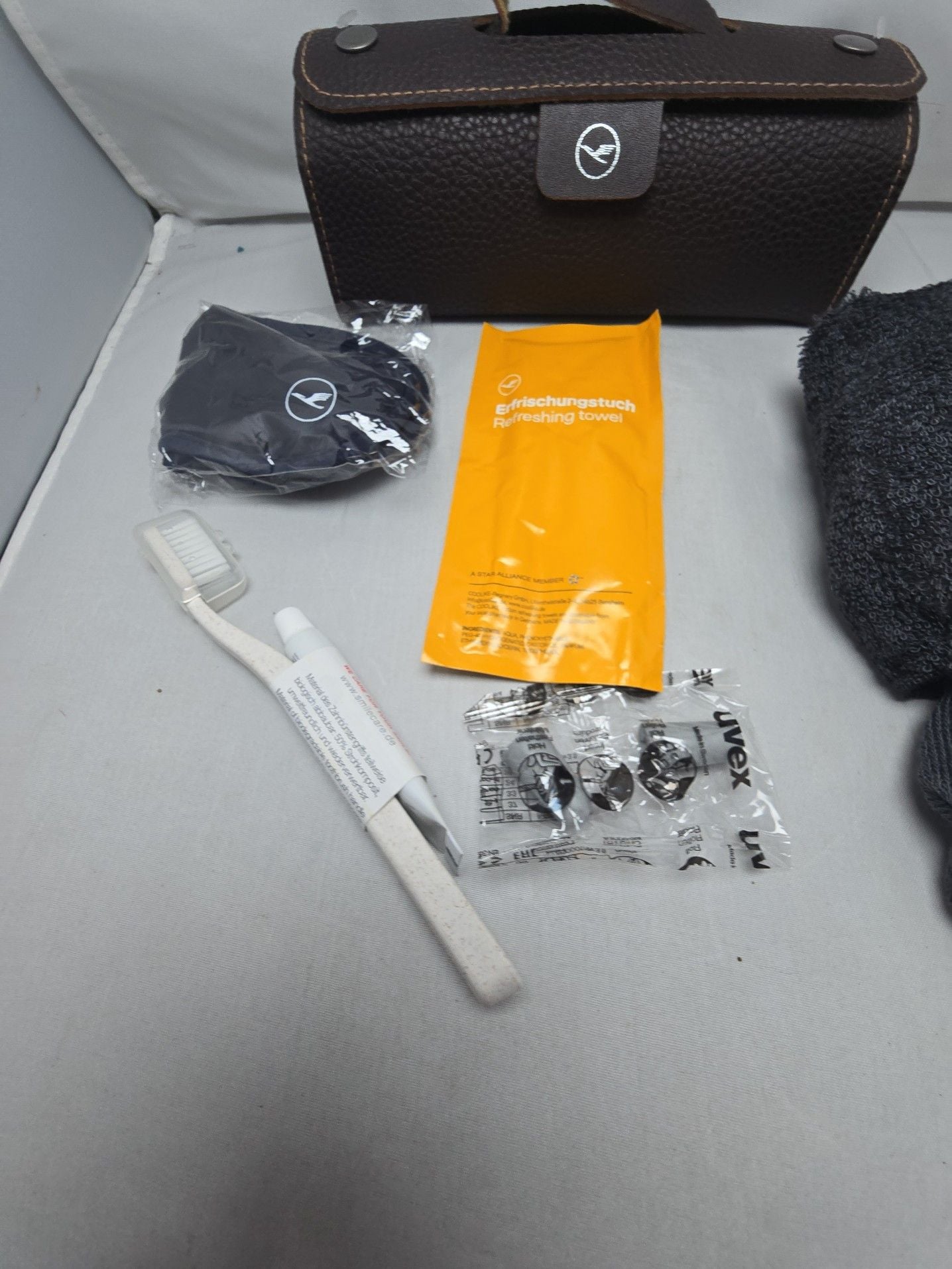 Lufthansa German Airlines Business Class Amenities Leather Pouch Travel Bag 10