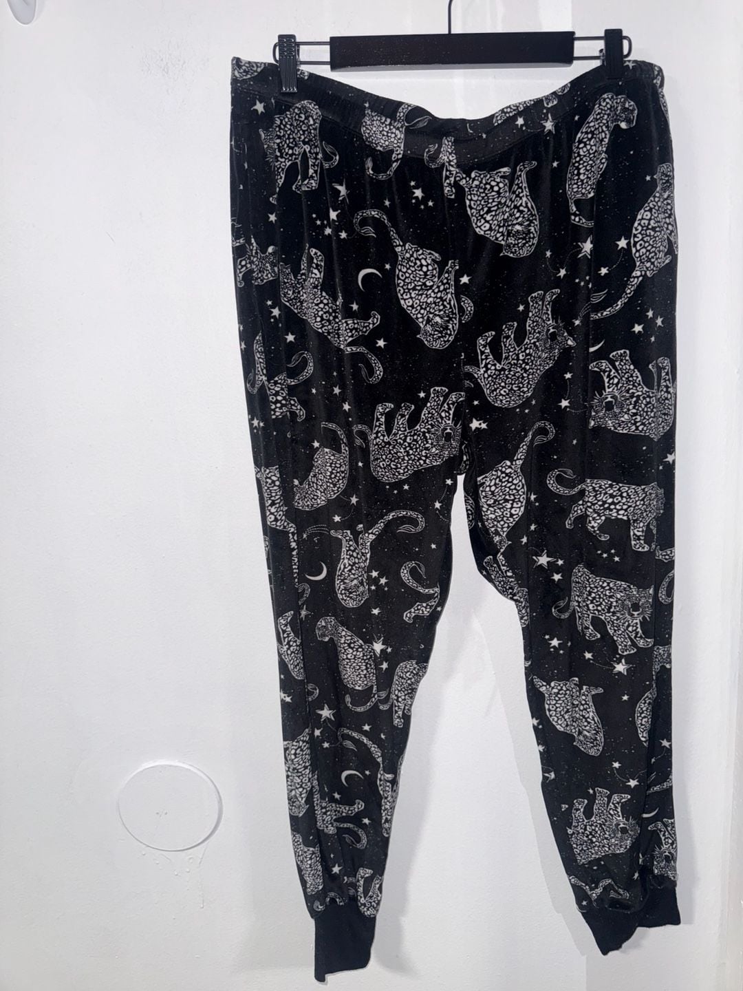 Joyspun Women's Celestial Leopard Print Velour Pajama Set XL 3