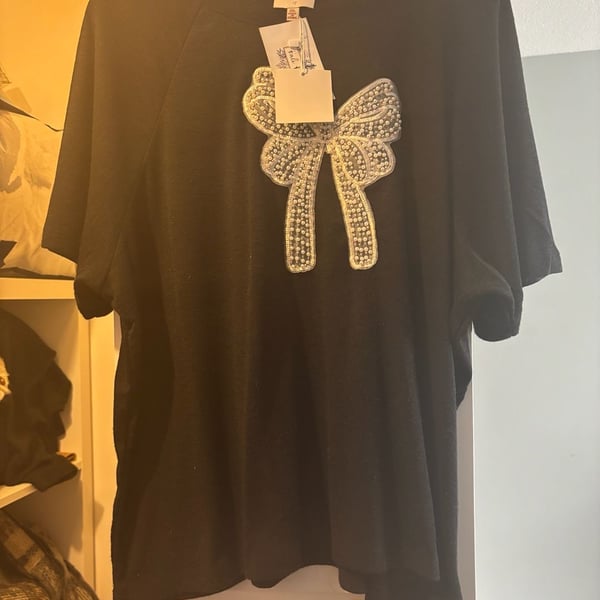 Hayden Los Angeles Plus Size Black T-Shirt with Pearl and Lace Bow Applique