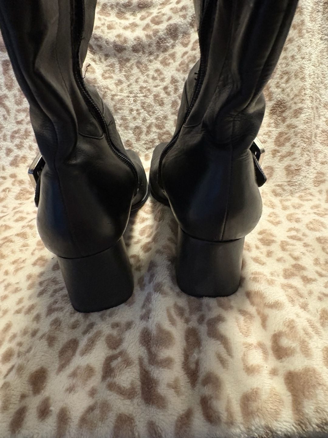 Sassy Naturalizer Black Leather Knee High Heeled Boots with Buckle Size 7.5W 7