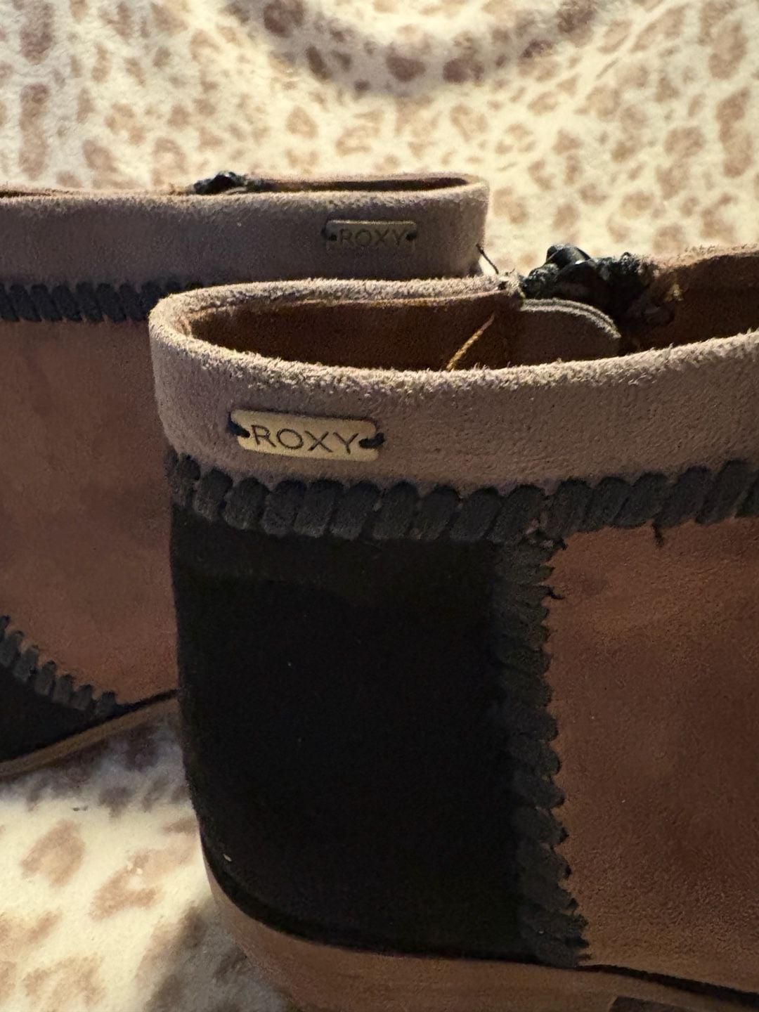 Unique Roxy Devlin Ankle Boots Colorblock Suede Booties Size 8 5