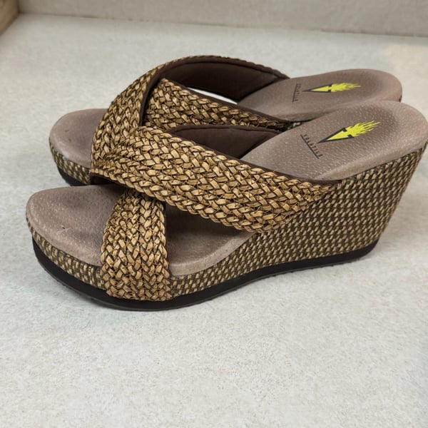 Volatile Women’s Size 9 Woven Raffia Platform Wedge Slide Sandals Boho Y2K