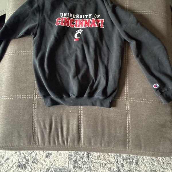 Champion University of Cincinnati Bearcats Black Crewneck Sweatshirt Youth YXL