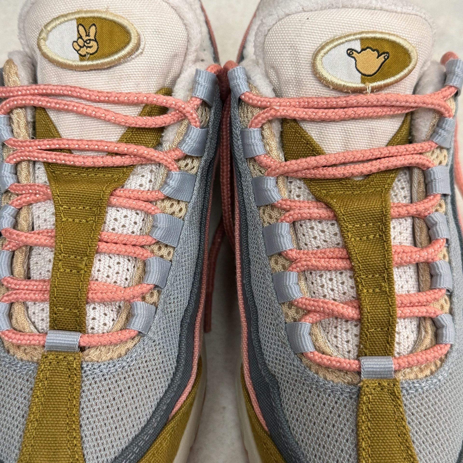 Nike Air Max 95 SE Worldwide Pack Pink Olive Grey Women’s 7.5 DQ7425-900 6