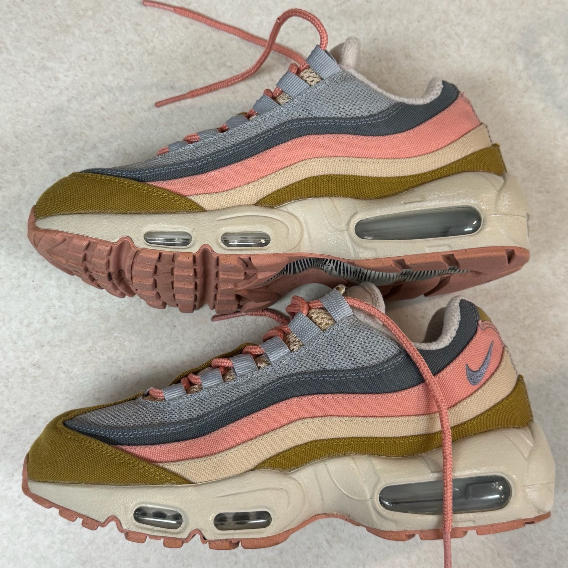 Nike Air Max 95 SE Worldwide Pack Pink Olive Grey Women’s 7.5 DQ7425-900 5