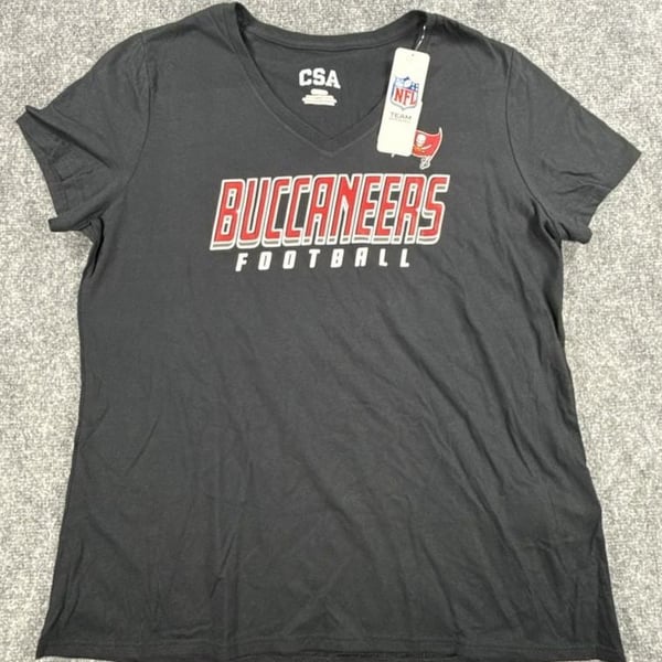 Tampa Bay Buccaneers NFL Women’s V-Neck T-Shirt Black XL- NWT
