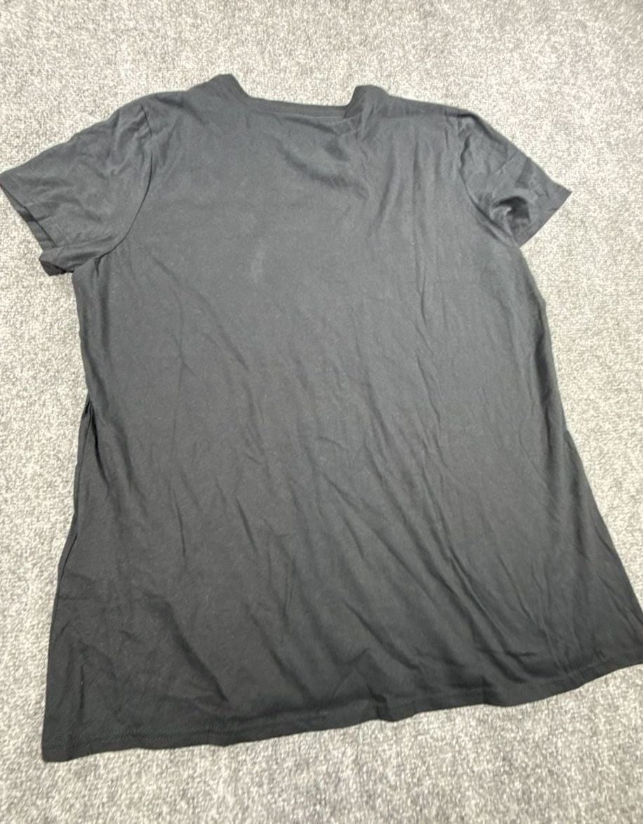 Tampa Bay Buccaneers NFL Women’s V-Neck T-Shirt Black XL- NWT 9