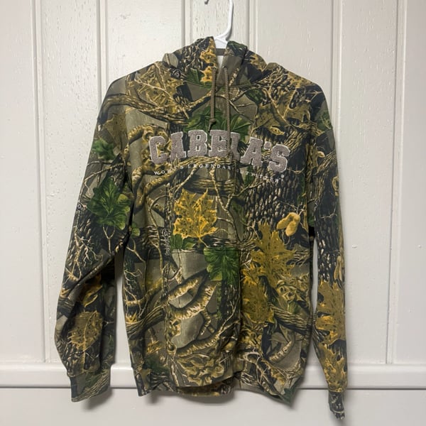Cabela's Seclusion 3D Camo Hoodie Pink Spellout Logo Sweatshirt Women's Medium