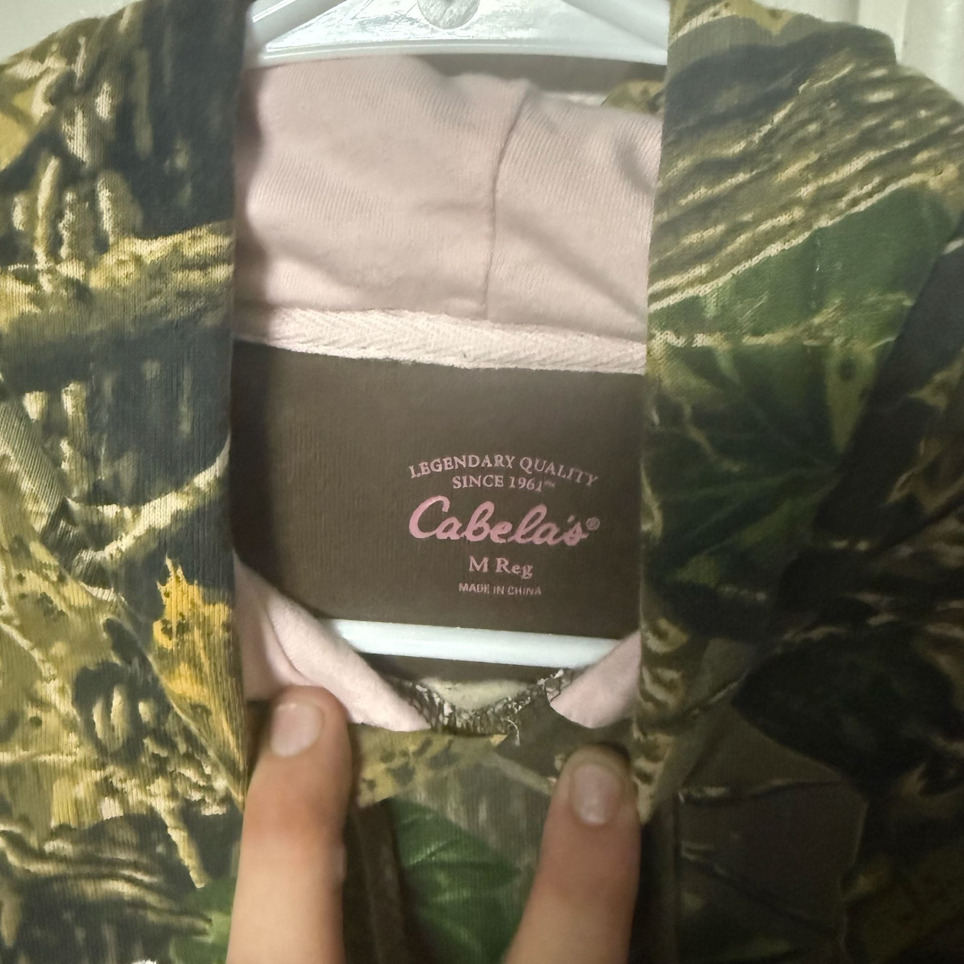 Cabela's Seclusion 3D Camo Hoodie Pink Spellout Logo Sweatshirt Women's Medium 3