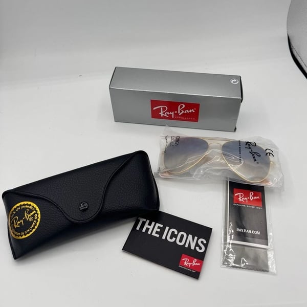 Ray-Ban Aviator Sunglasses in Gold with Gradient Lenses and Case