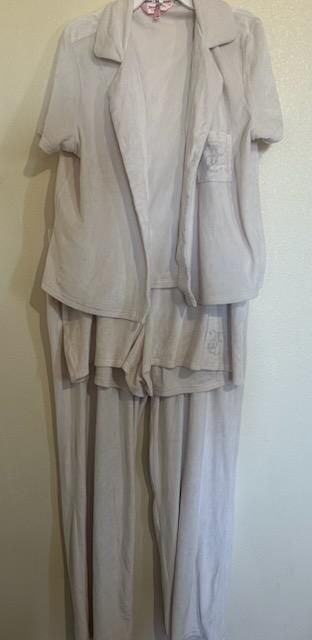 Juicy Couture Rhinestone Logo Velour Pajama 3-Piece Set 1