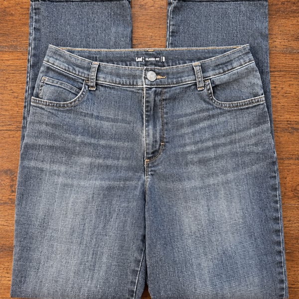Lee Classic Fit Denim Jeans Women's Size 10 Medium Blue Straight Leg