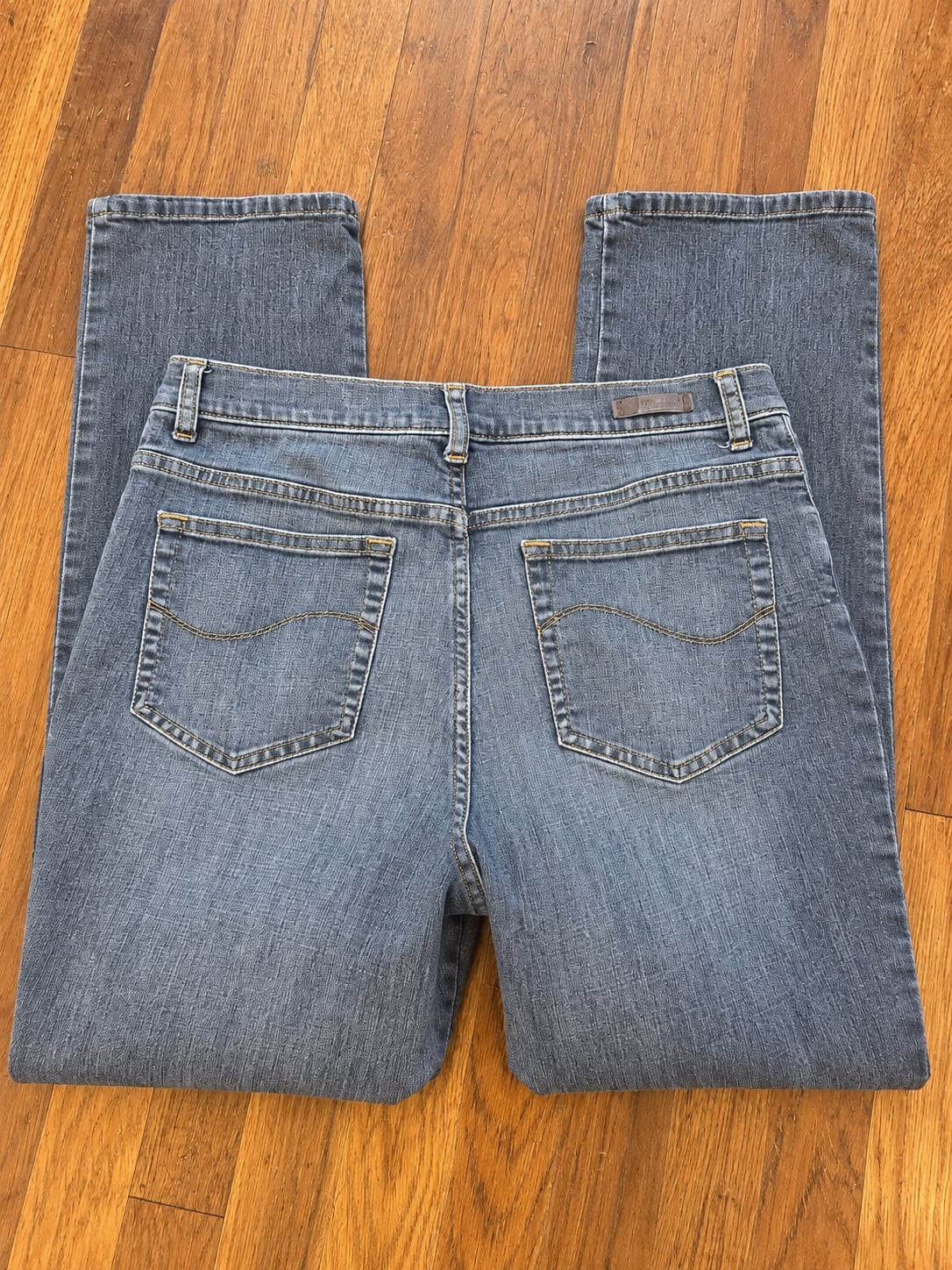 Lee Classic Fit Denim Jeans Women's Size 10 Medium Blue Straight Leg 3