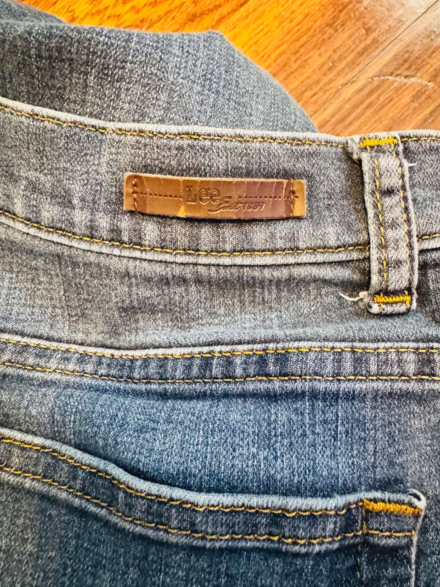 Lee Classic Fit Denim Jeans Women's Size 10 Medium Blue Straight Leg 4