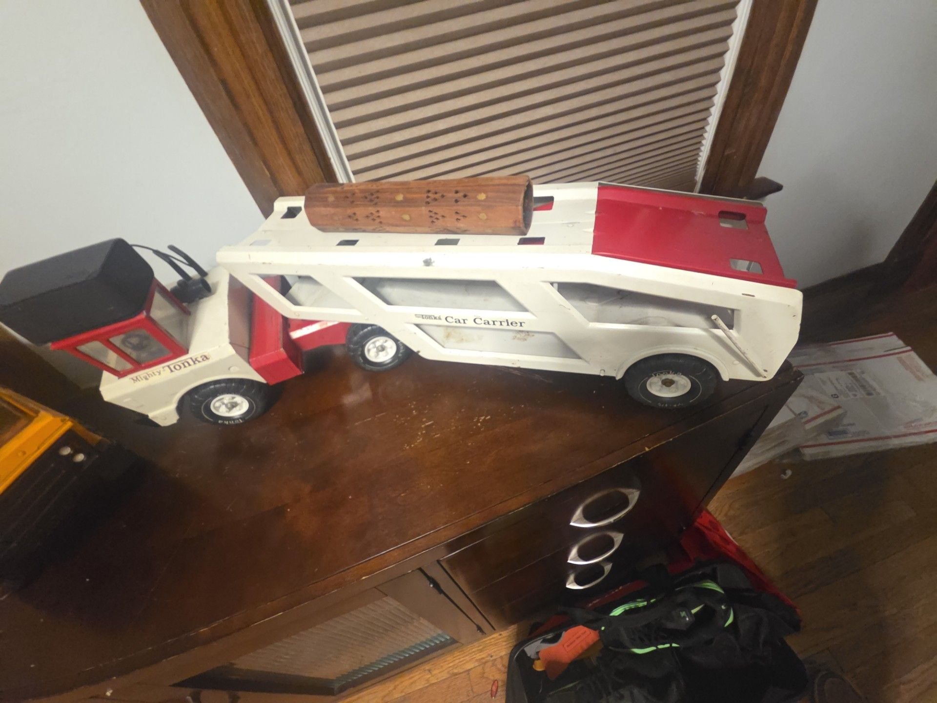 Vintage Mighty Tonka Car Carrier Pressed Steel Toy Truck 1