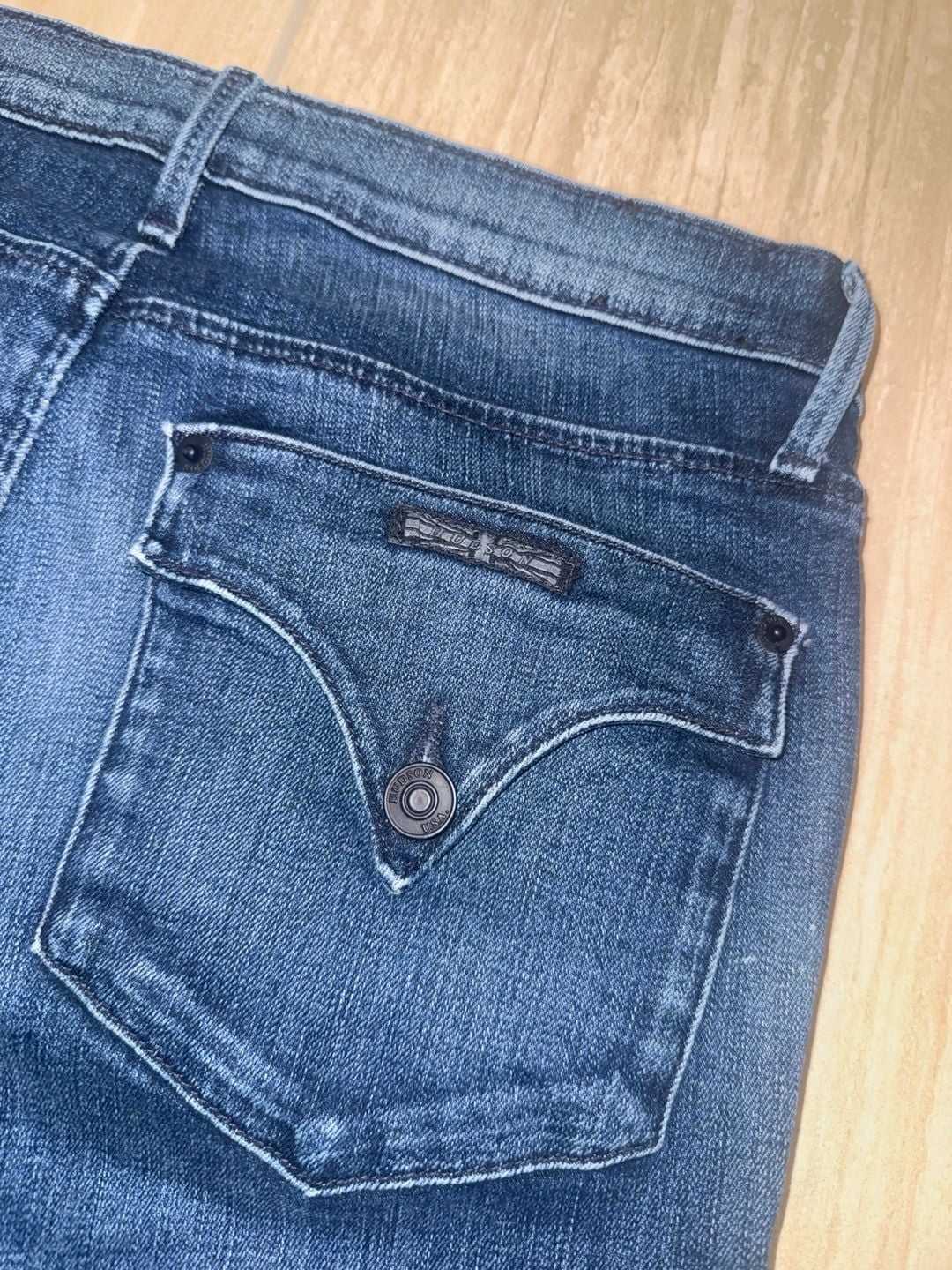 Hudson bailee mid rise crop baby foot jeans Size 29 6