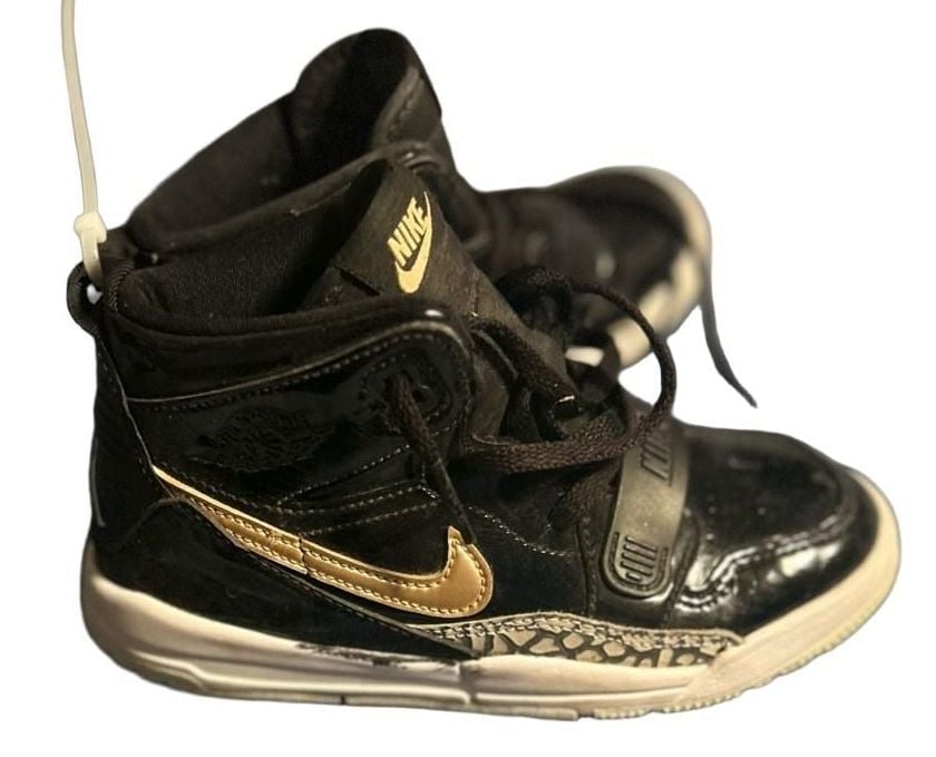 Kids Nike Air Jordan Legacy 312 Black Metallic Gold / White Shoes 4