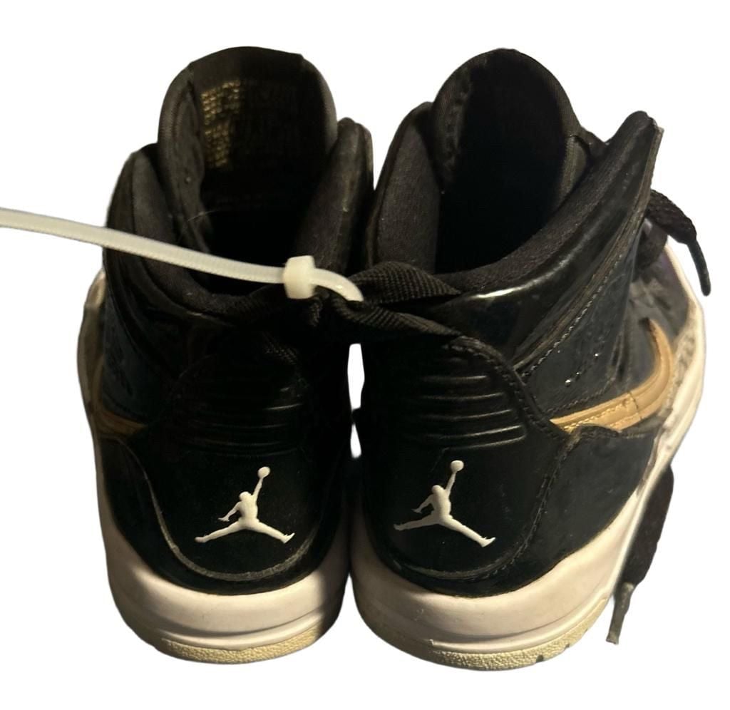 Kids Nike Air Jordan Legacy 312 Black Metallic Gold / White Shoes 3