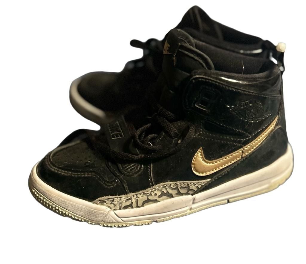 Kids Nike Air Jordan Legacy 312 Black Metallic Gold / White Shoes 2