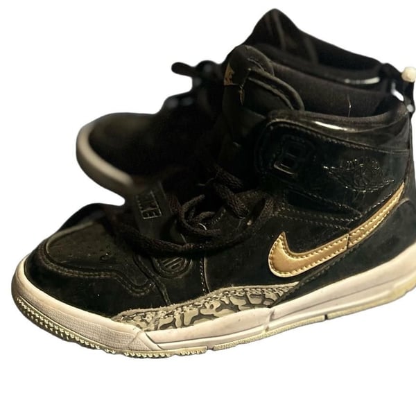 Kids Nike Air Jordan Legacy 312 Black Metallic Gold / White Shoes