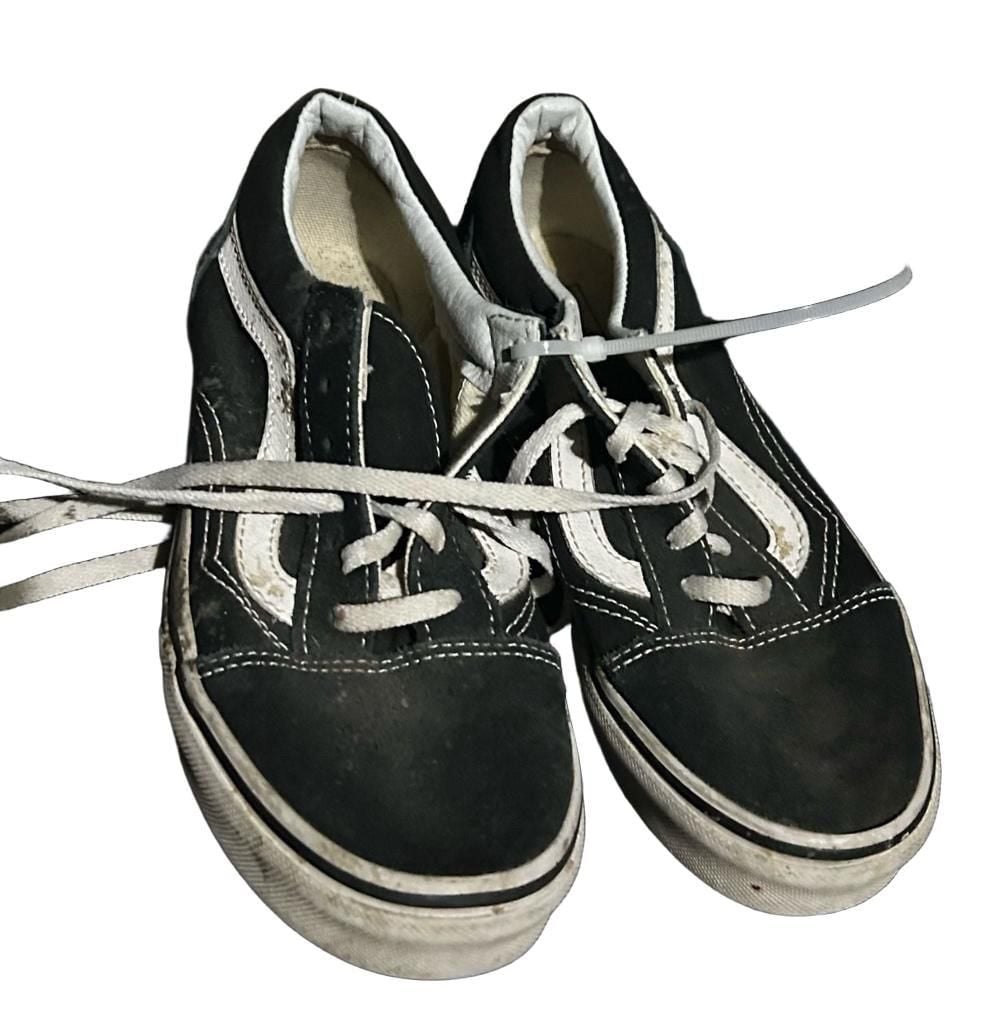 Kids Vans Old Skool Black and White Skate Sneakers 2