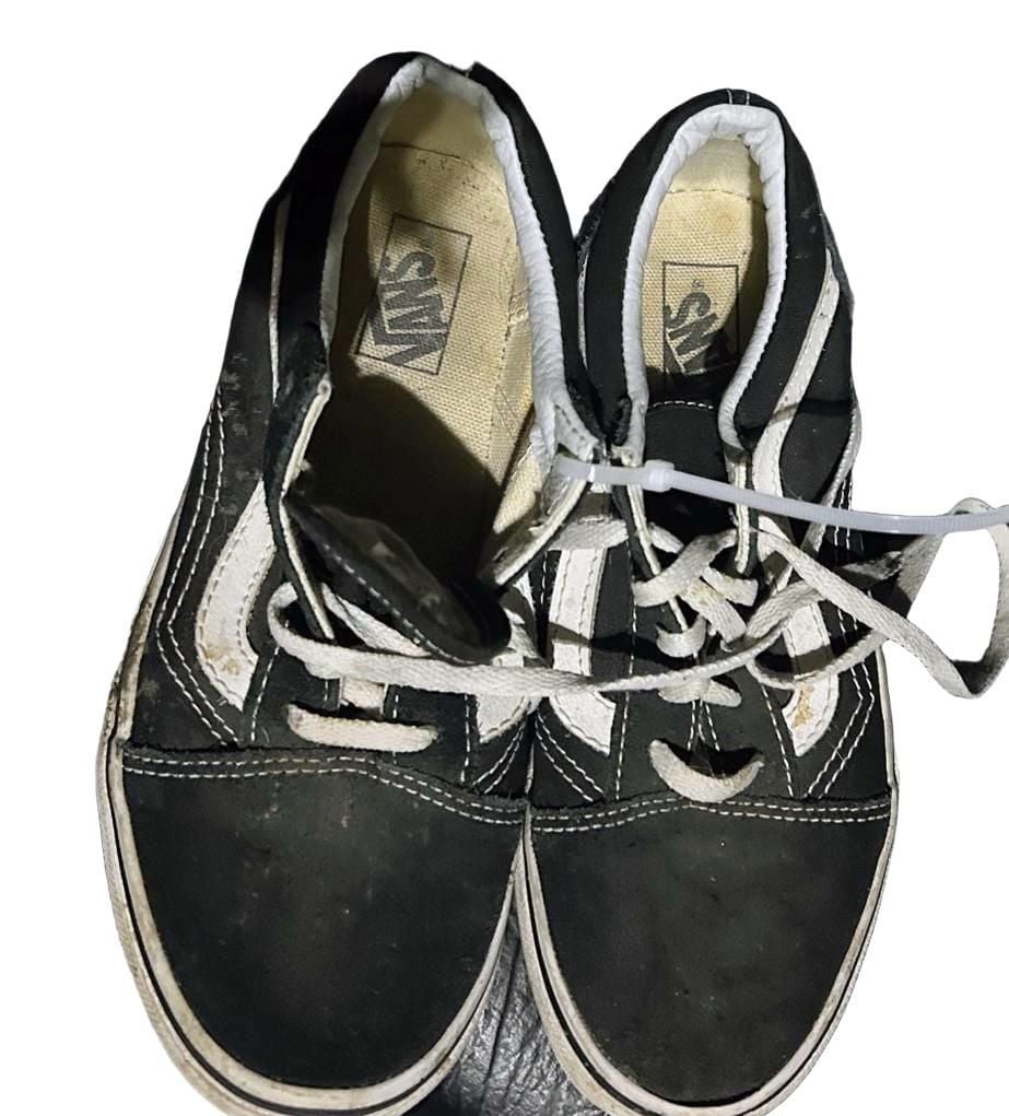 Kids Vans Old Skool Black and White Skate Sneakers 4