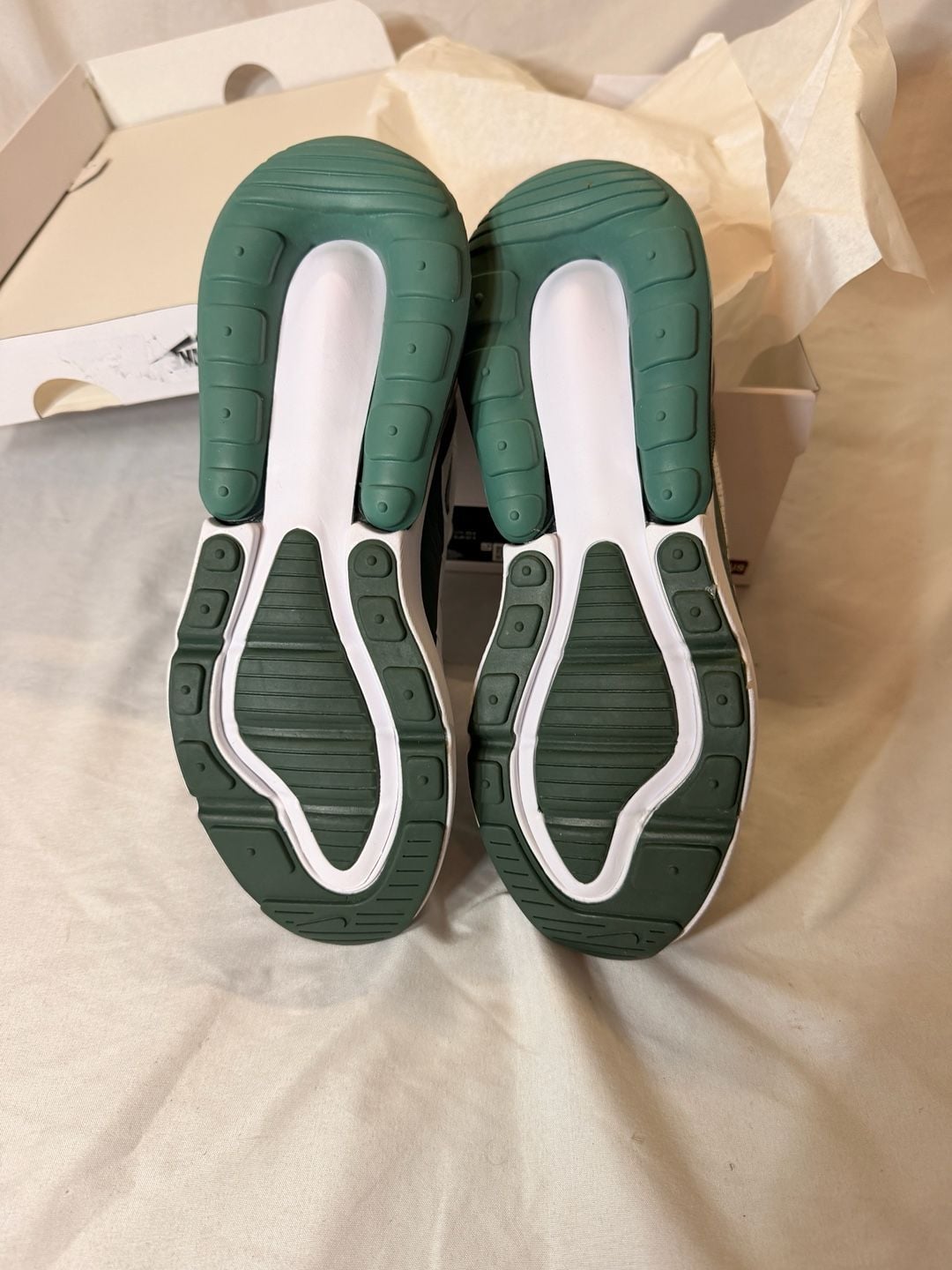 Nike Women's Air Max 270 White/Vintage Green-Bioastal Sneakers Size 6.5 7