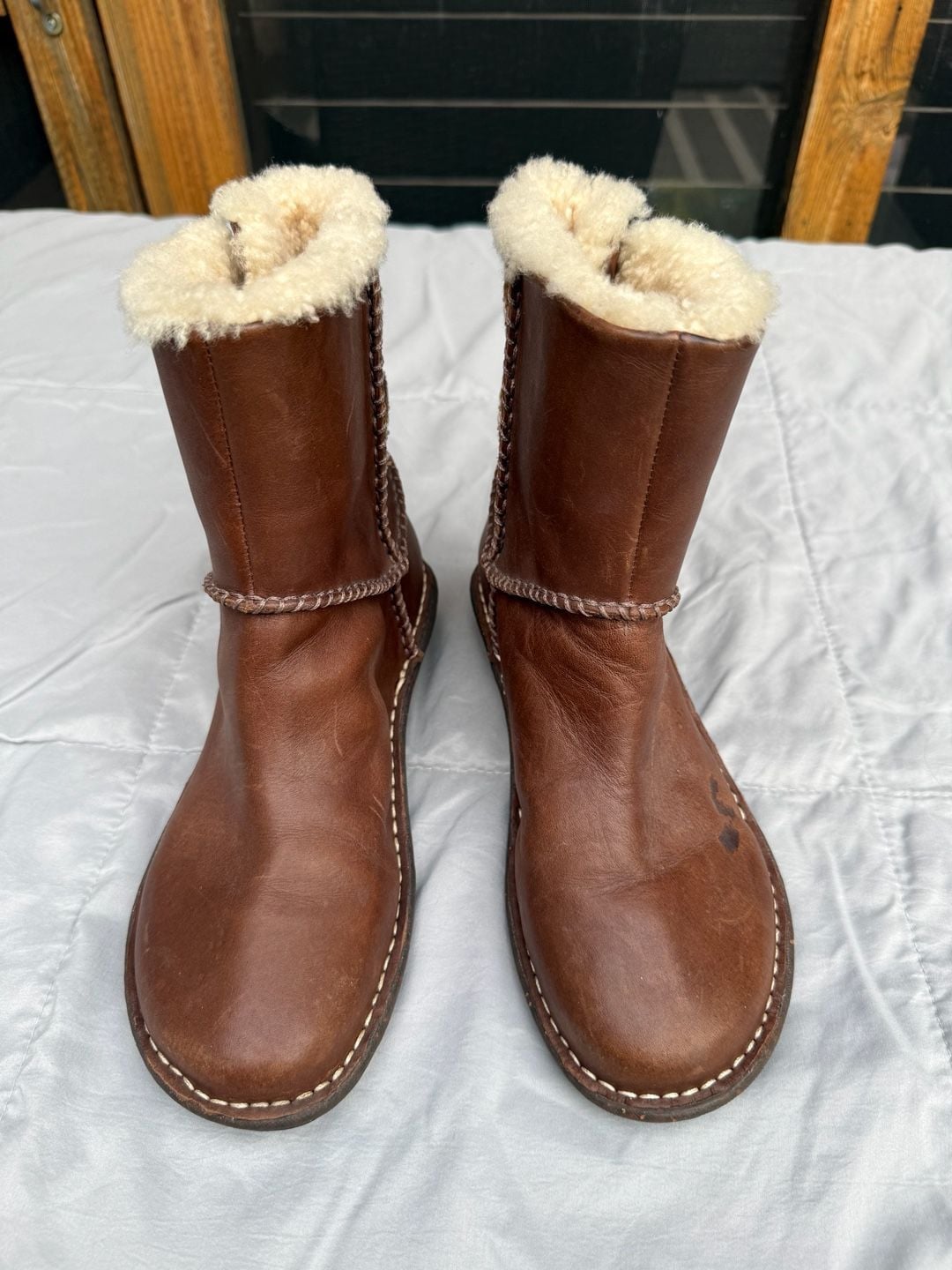 UGG Australia Lillie Womens Brown Leather Boots Sheepskin Lined Size 8 2