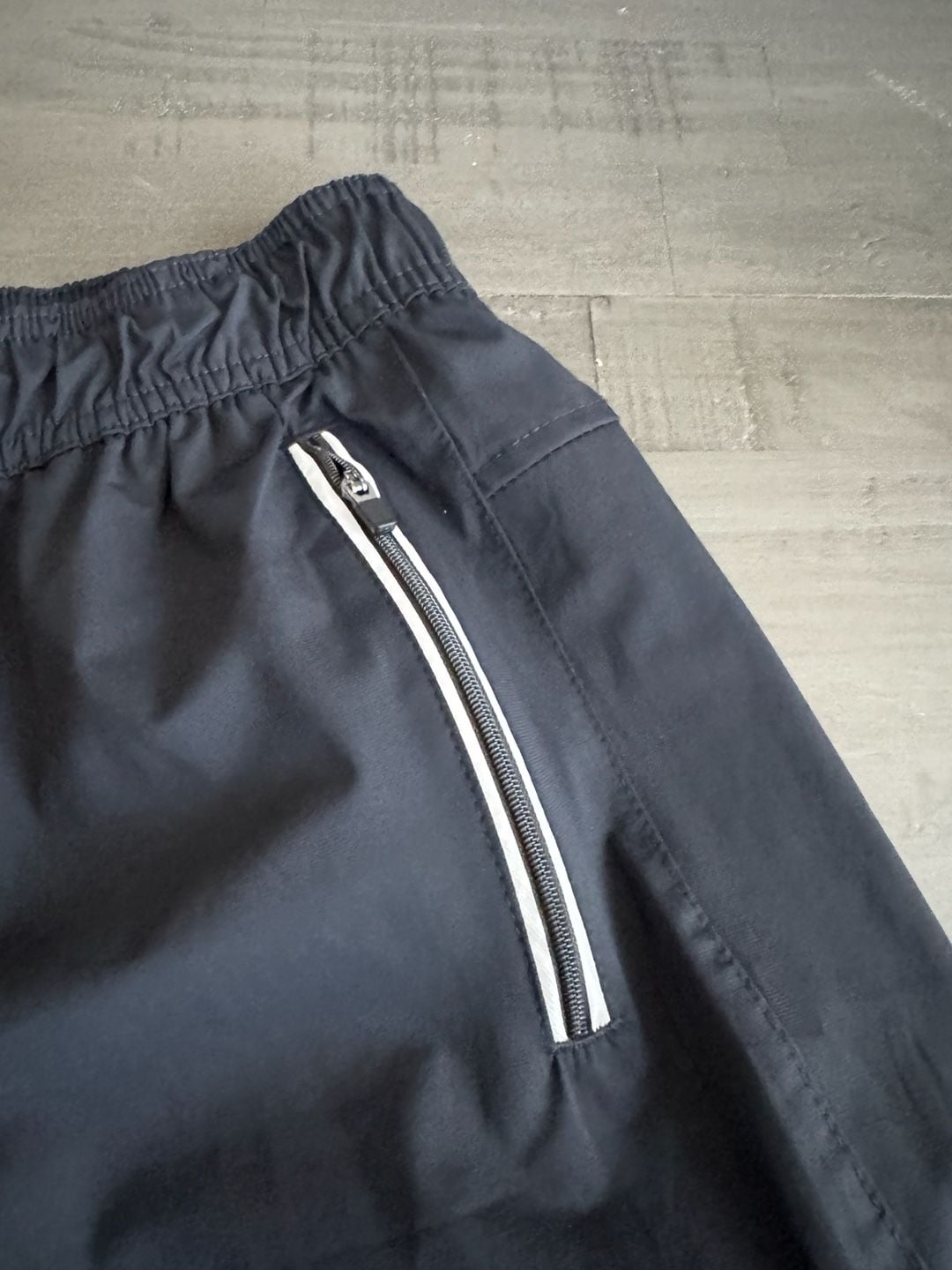 Mitre Men's Black Athletic Running Shorts with Zipper Pockets Size M 7