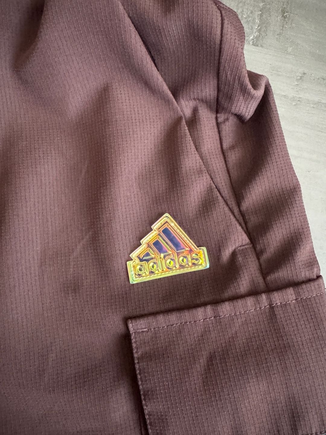 Adidas Brown Cargo Shorts with Drawstring and Iridescent Logo Size M 5