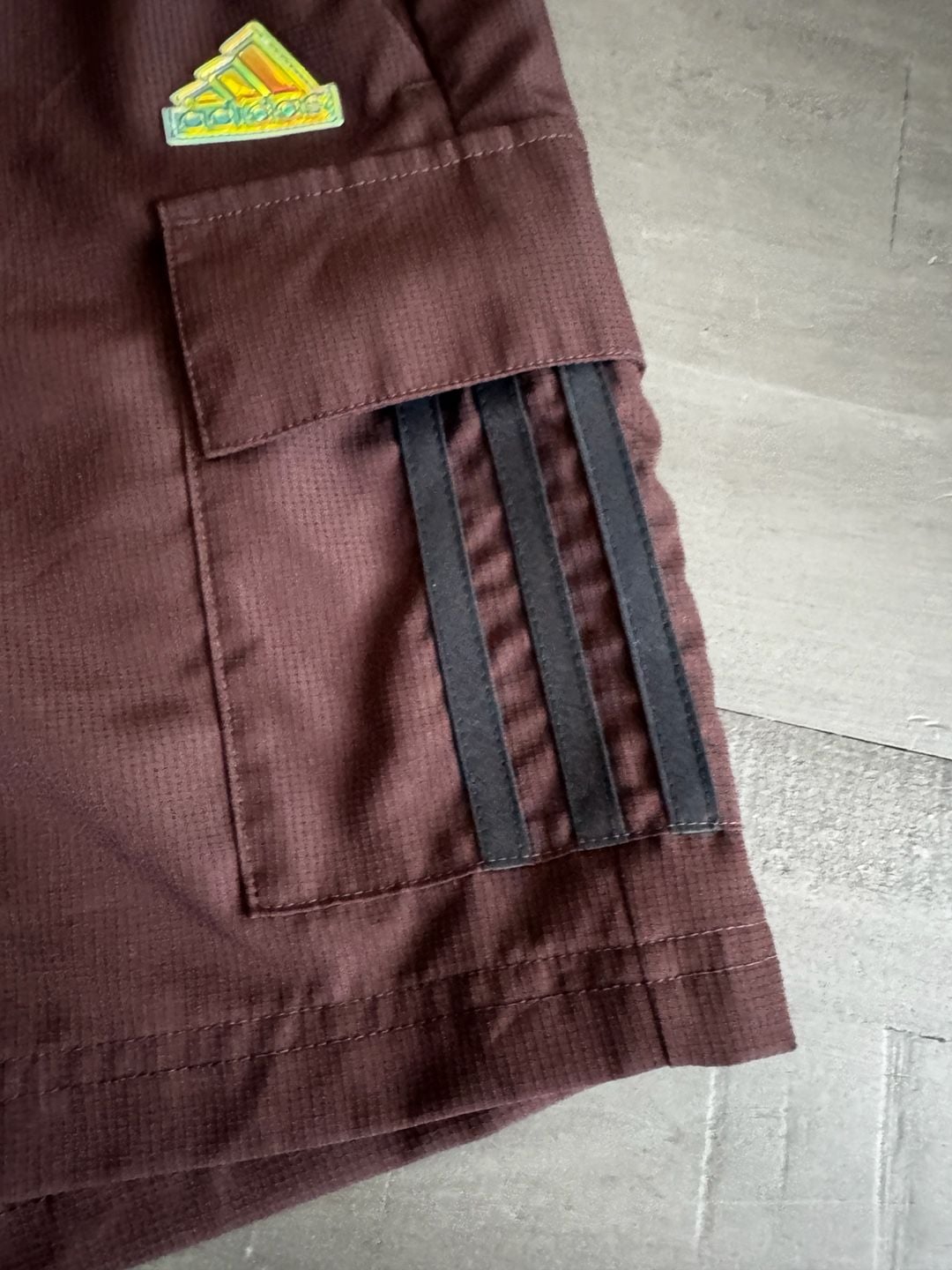Adidas Brown Cargo Shorts with Drawstring and Iridescent Logo Size M 6