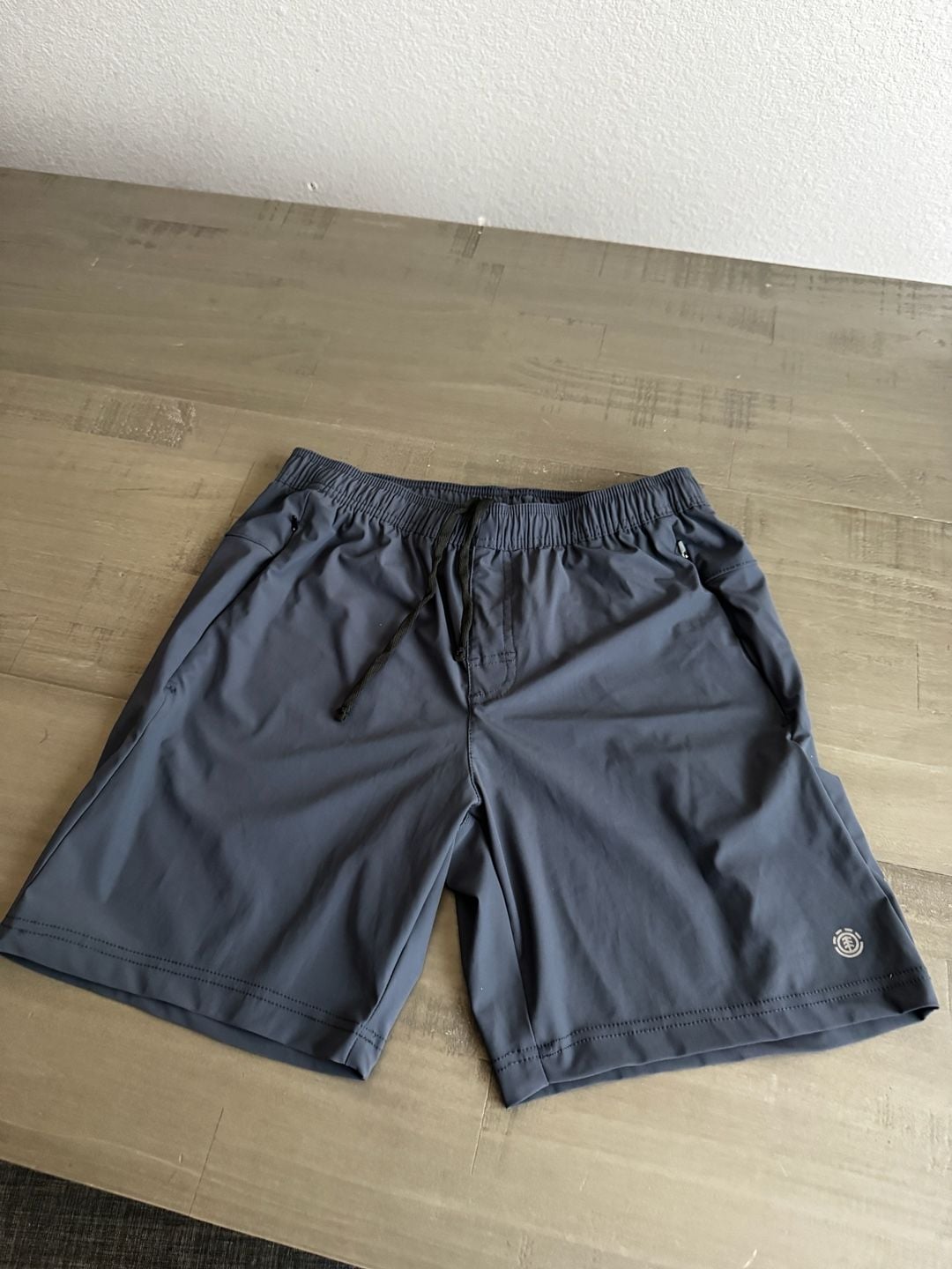 Element Active Men's Gray Athletic Workout Shorts with Zipper Pockets Size M 2