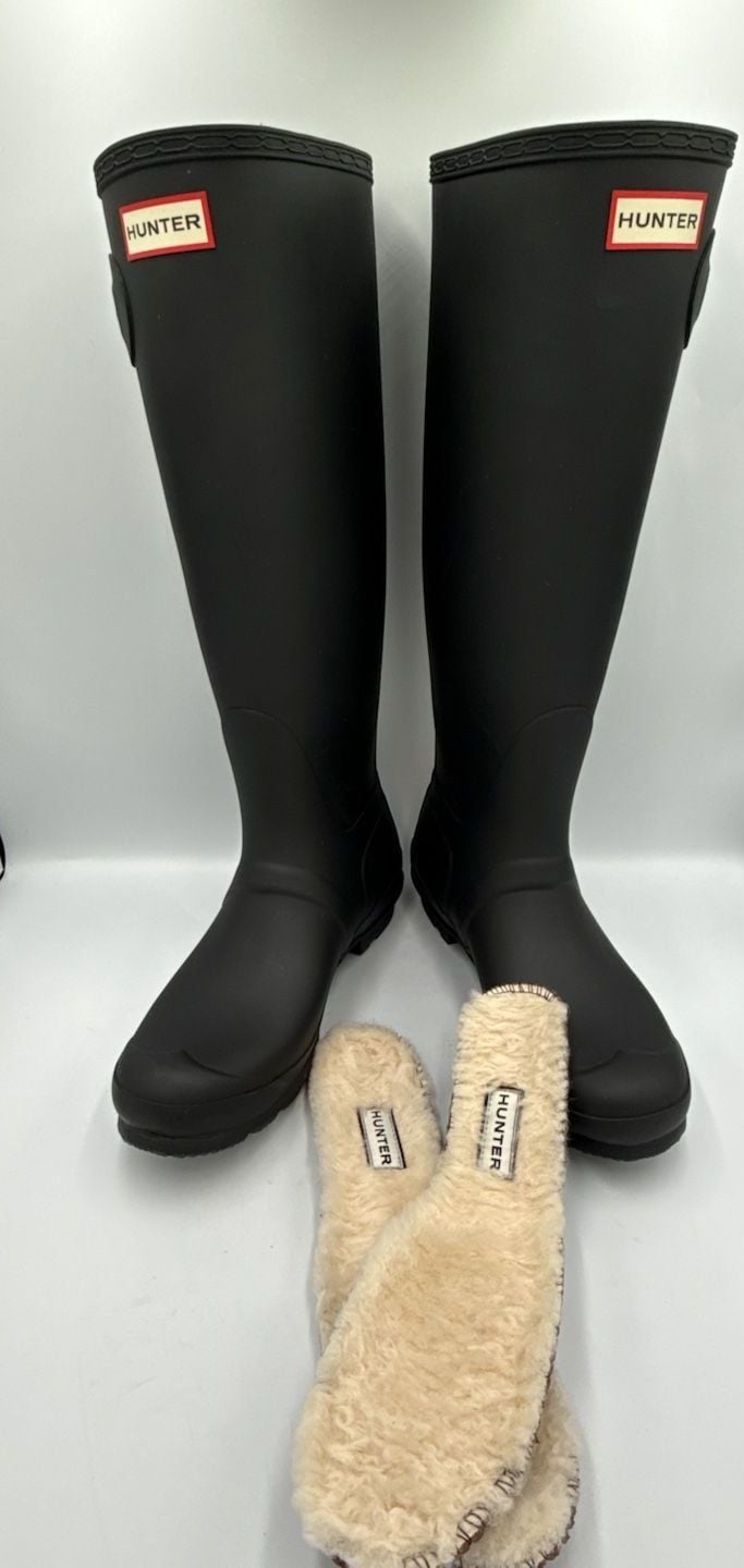Hunter Original Tall Black Rain Boots Shearling Insoles 
Size US 9 UK 7
#BB 002 8