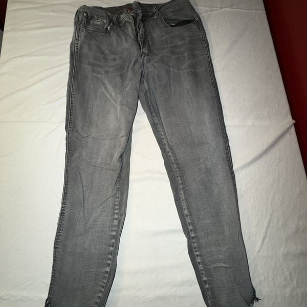 Seven Jeans Womens Gray Skinny Jeans Size 10 Raw Hem Denim