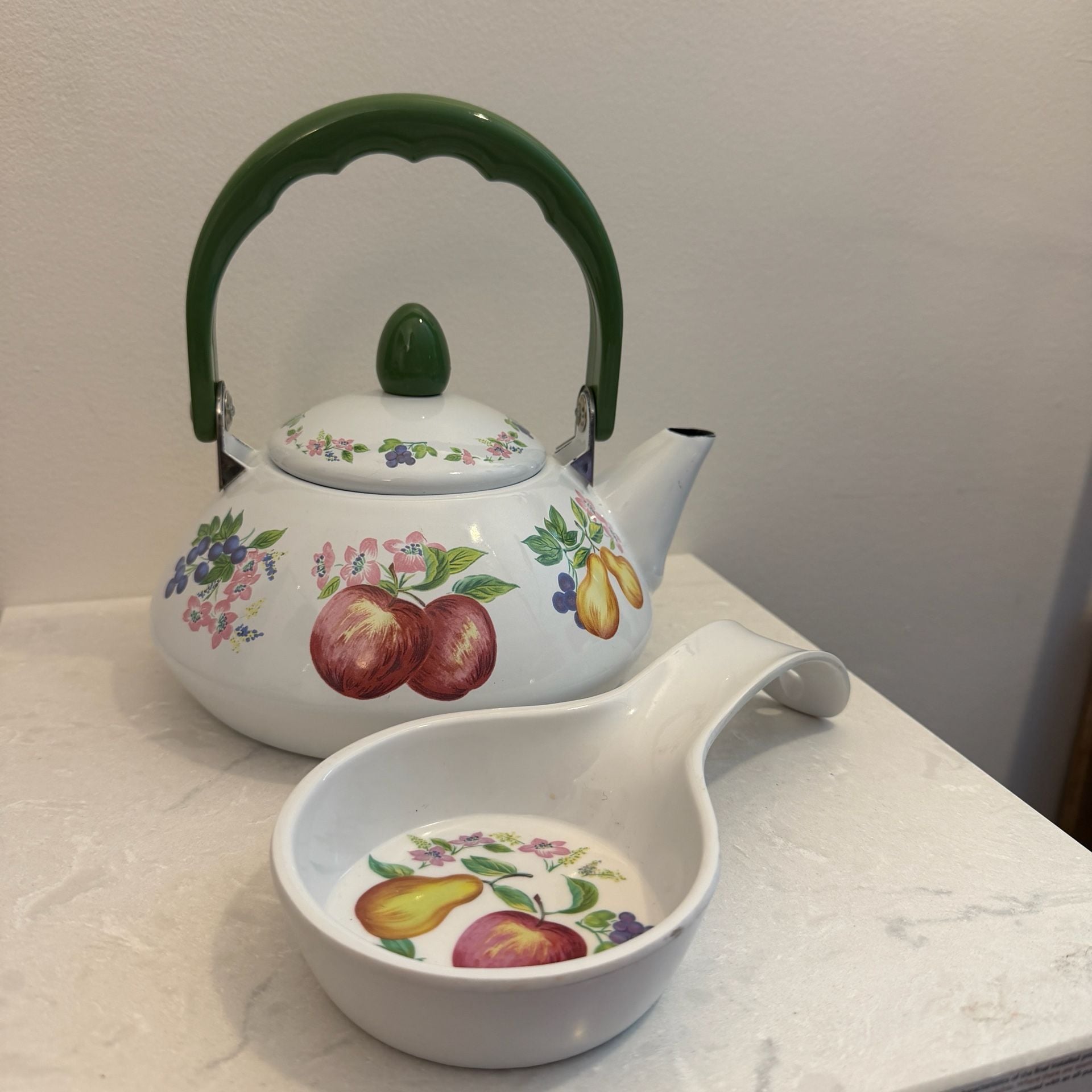 Reston Lloyd Eurita Fruit Enamel Tea Kettle + Spoon Rest Vintage Cottagecore 2