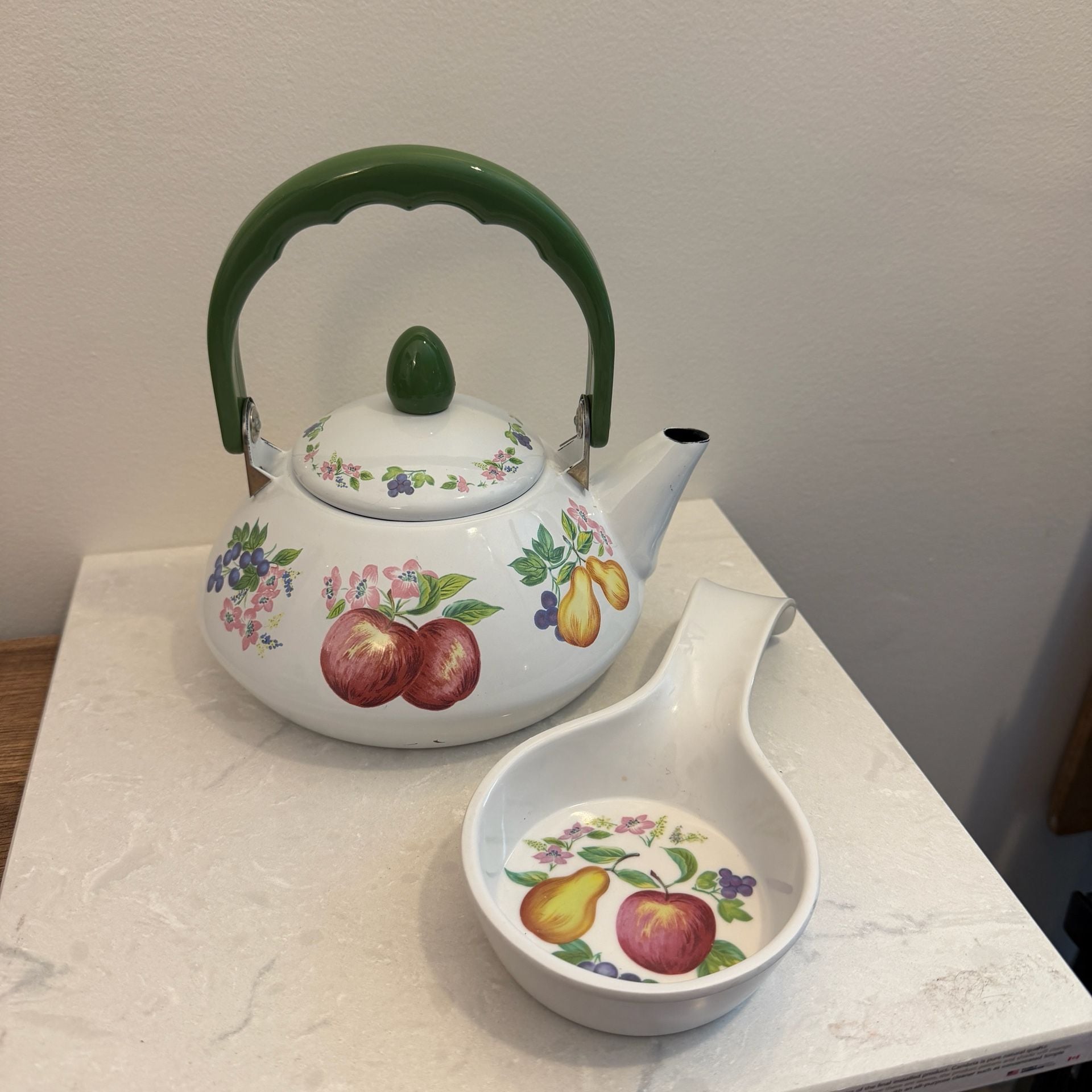 Reston Lloyd Eurita Fruit Enamel Tea Kettle + Spoon Rest Vintage Cottagecore 4