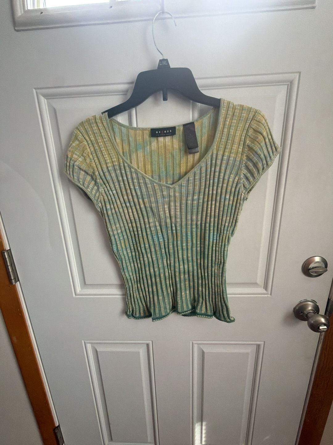 Axcess Vintage Ribbed V-Neck Short Sleeve Top Green Yellow 2