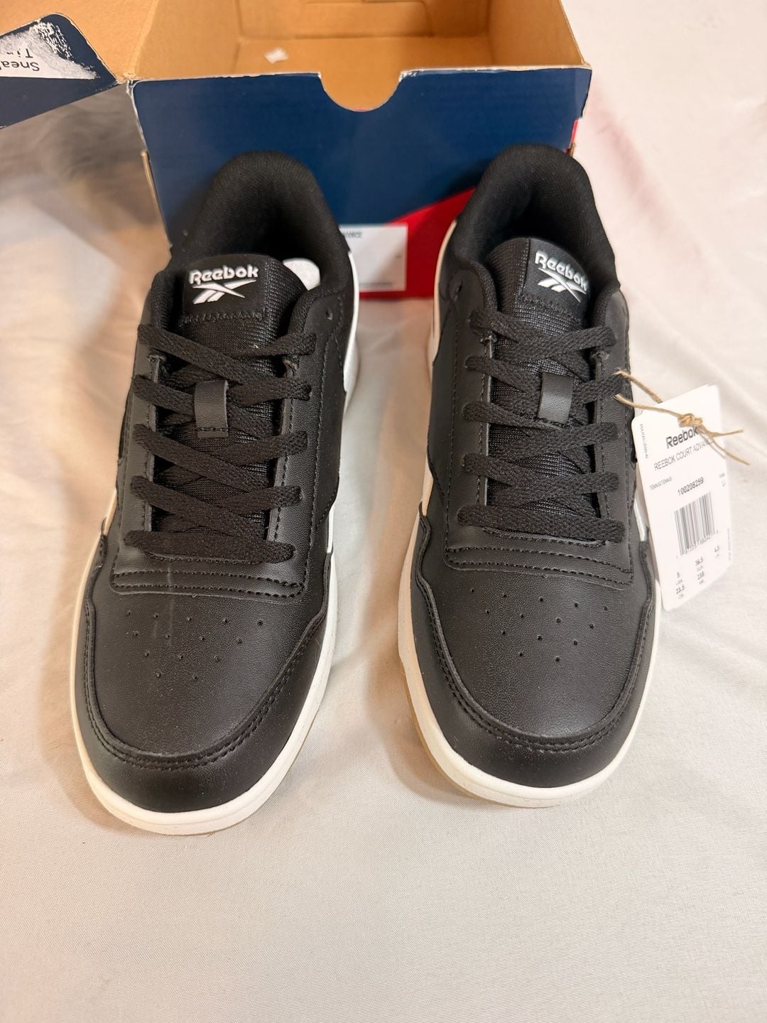 Reebok Court Advance Kids Sneakers Black White Gum Size 5 4