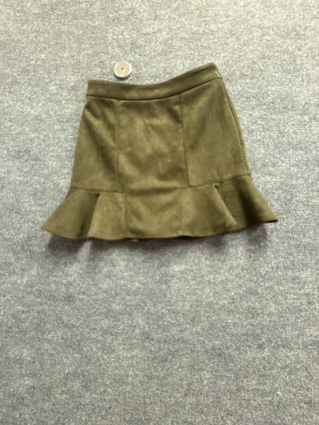 a loves a Olive Green Faux Suede Ruffle Hem Mini Skirt Size M 2
