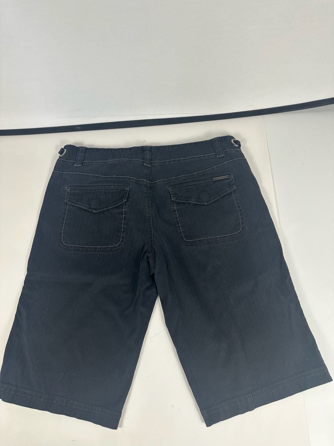 DKNY Jeans Womens 12 Navy Blue Pinstripe Bermuda Shorts Grommet Utility Cuffed 3
