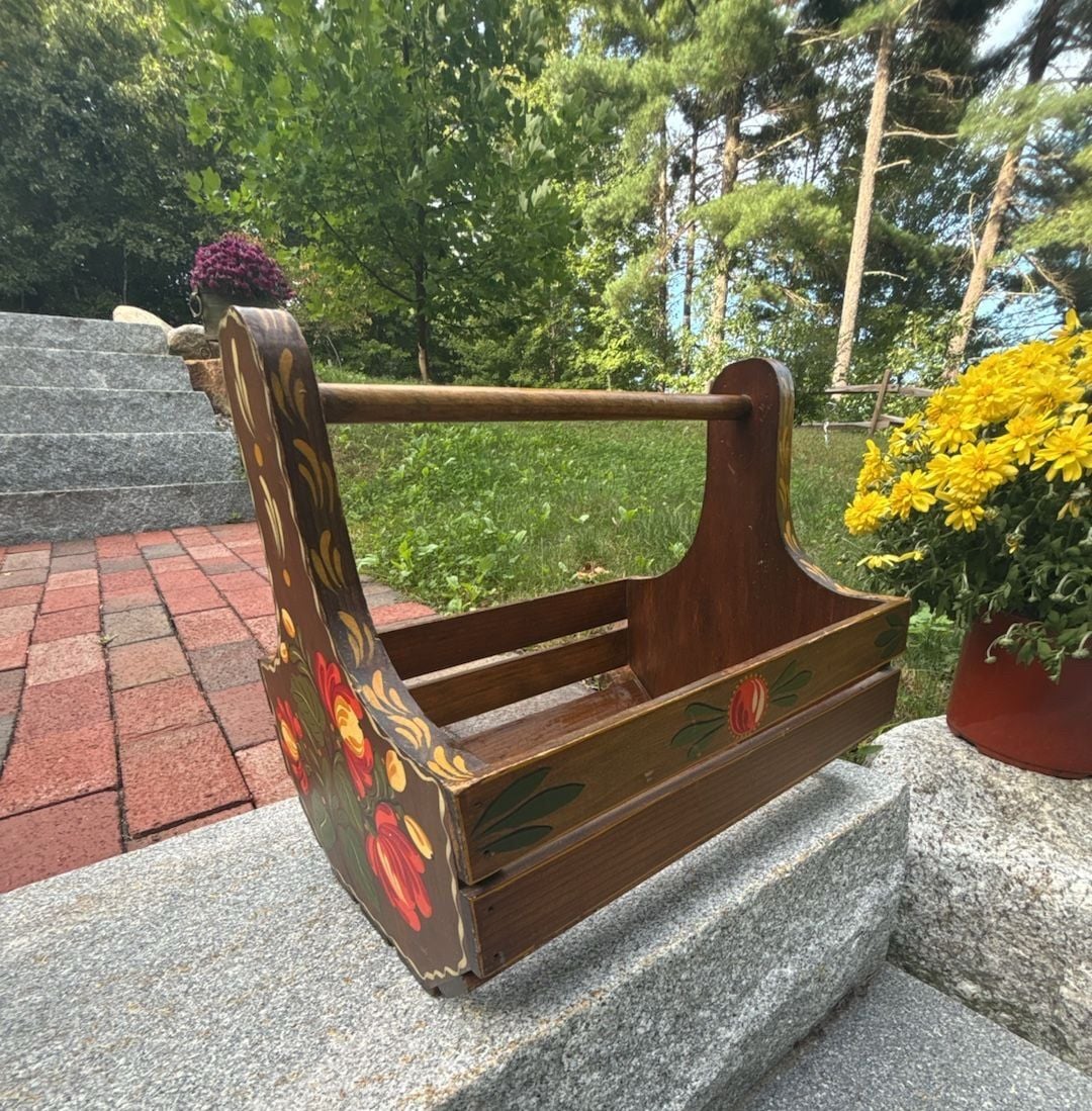 Vintage Hand Painted Wooden Folk Art Magazine Rack 4